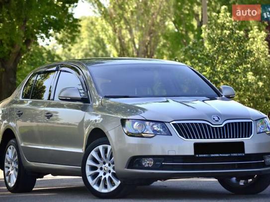 Skoda Superb 2013р. у розстрочку