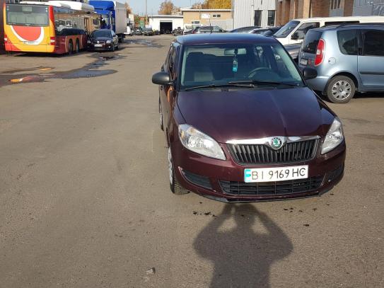 Skoda Fabia                           2010г. в рассрочку