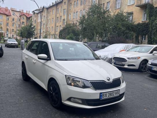 Skoda Fabia 2015г. в рассрочку