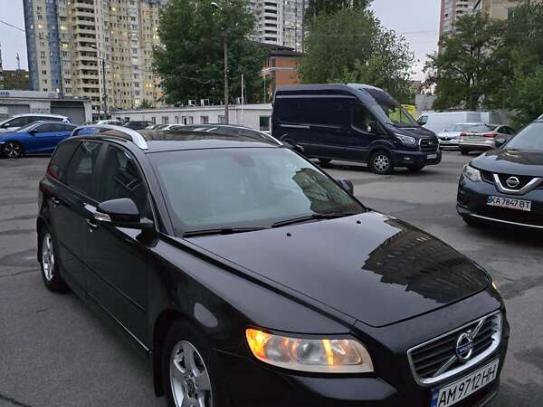 Volvo V50                             2012г. в рассрочку