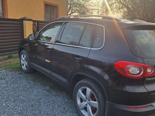 Volkswagen Tiguan
                          2010г. в рассрочку