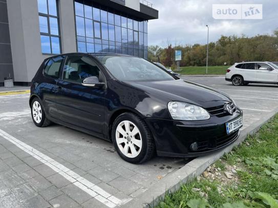 Volkswagen Golf 2006г. в рассрочку