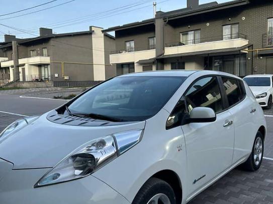 Nissan Leaf                            2014г. в рассрочку