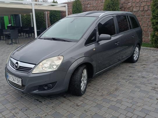 Opel Zafira
                          2009г. в рассрочку