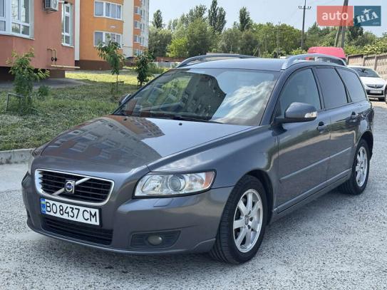 Volvo V50                             2009г. в рассрочку
