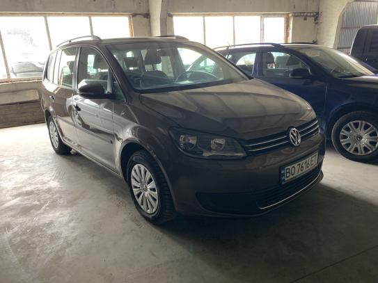 Volkswagen Touran 2011г. в рассрочку