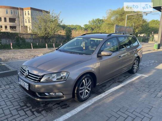 Volkswagen Passat 2011р. у розстрочку