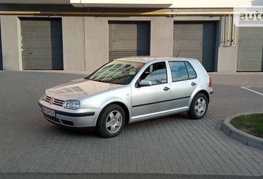 Volkswagen Golf 2001г. в рассрочку